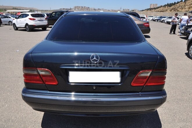 Mercedes E 270 2000, 238,000 km - 2.7 l - Bakı