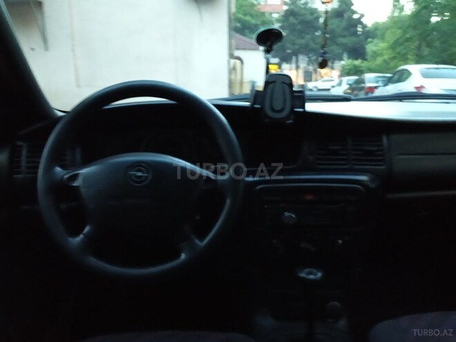 Opel Vectra 1996, 250,000 km - 2.0 l - Bakı