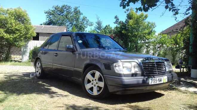 Mercedes E 250 1995, 477,589 km - 2.5 l - Masallı