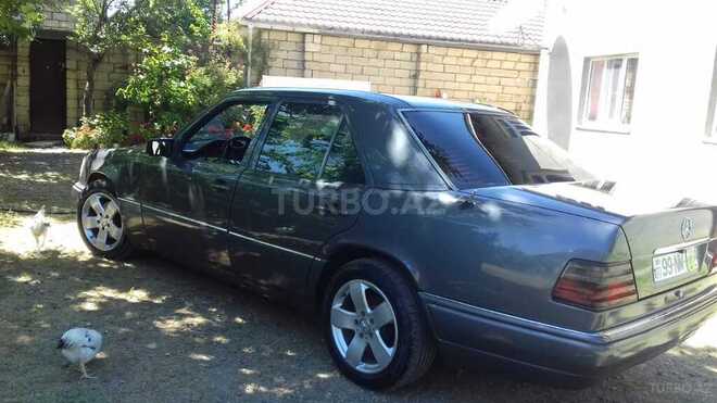 Mercedes E 250 1995, 477,589 km - 2.5 l - Masallı