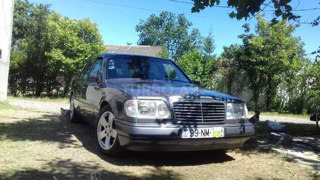 Mercedes E 250 1995, 477,589 km - 2.5 l - Masallı