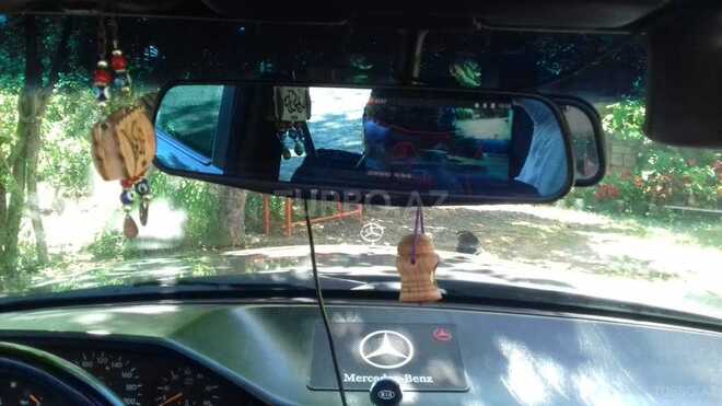 Mercedes E 250 1995, 477,589 km - 2.5 l - Masallı