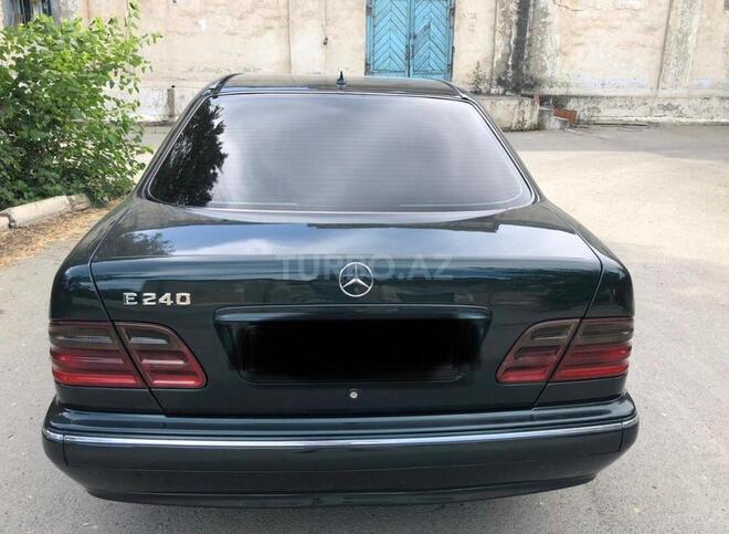 Mercedes E 240 2000, 305,200 km - 2.6 л - Bakı