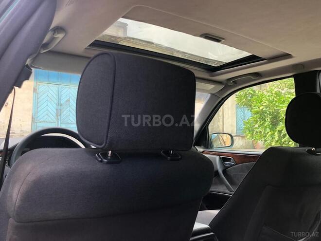 Mercedes E 240 2000, 305,200 km - 2.6 л - Bakı