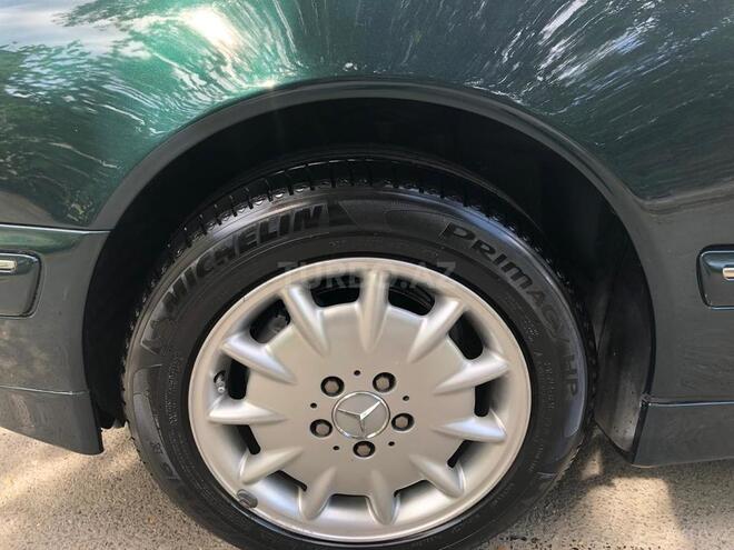Mercedes E 240 2000, 305,200 km - 2.6 л - Bakı