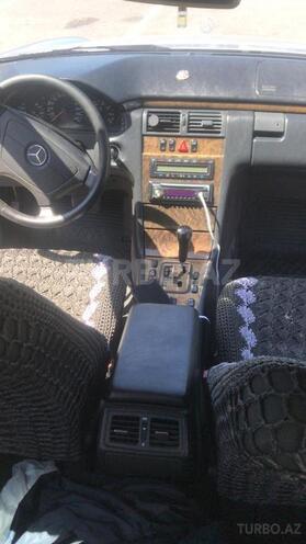Mercedes E 240 1999, 350,000 km - 2.4 l - Bakı