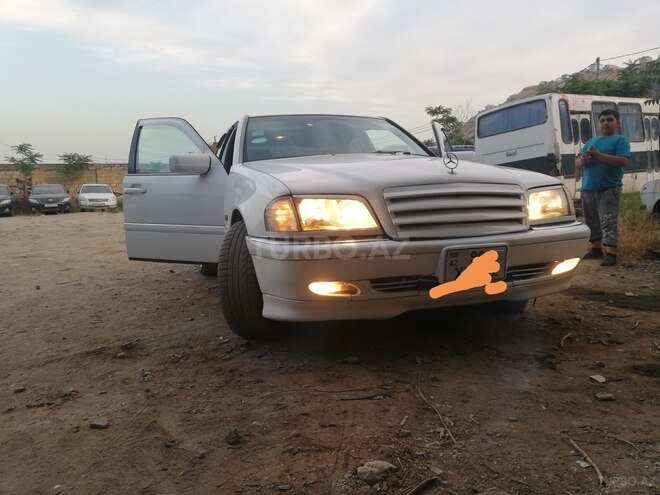 Mercedes C 230 1997, 290,000 km - 2.3 l - Bakı