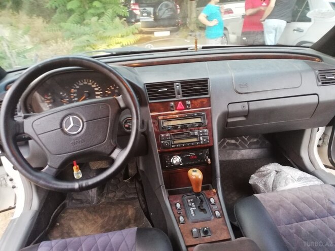 Mercedes C 230 1997, 290,000 km - 2.3 l - Bakı