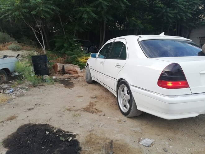 Mercedes C 230 1997, 290,000 km - 2.3 l - Bakı