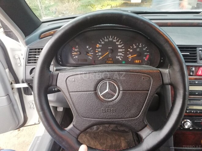 Mercedes C 230 1997, 290,000 km - 2.3 l - Bakı