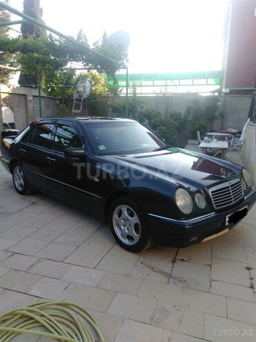 Mercedes E 240 1998, 287,000 km - 2.4 l - Bakı