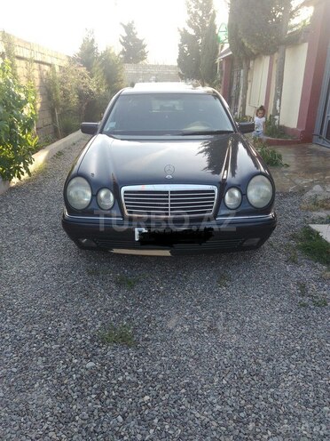 Mercedes E 240 1998, 287,000 km - 2.4 l - Bakı