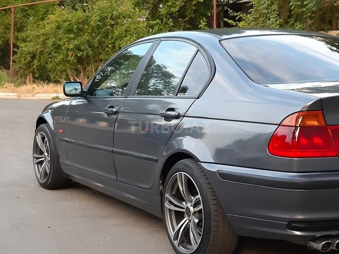 BMW 325 2001, 256,000 km - 2.5 l - Bakı