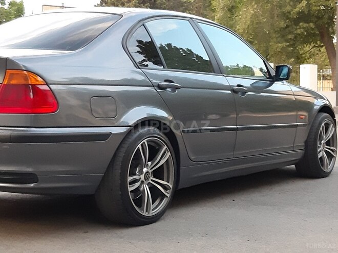 BMW 325 2001, 256,000 km - 2.5 l - Bakı