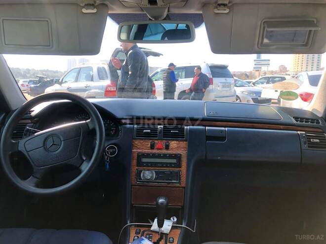 Mercedes E 200 1998, 279,000 km - 2.0 л - Bakı