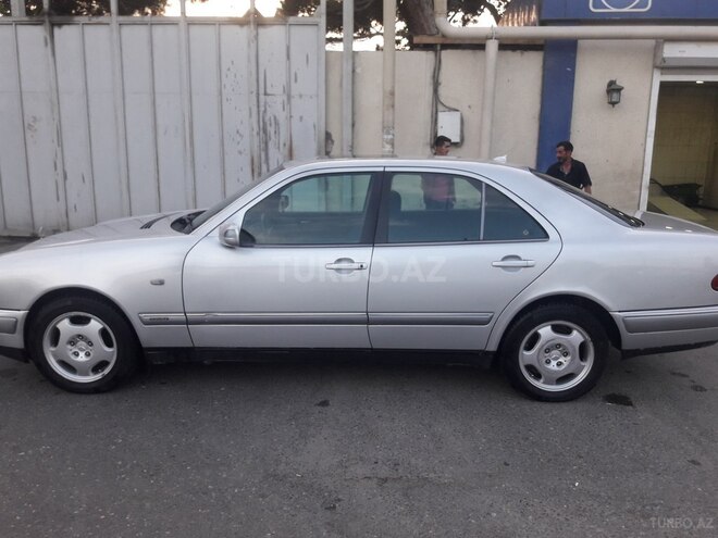 Mercedes E 200 1996, 317,000 km - 2.0 l - Bakı