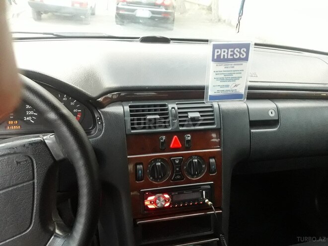 Mercedes E 200 1996, 317,000 km - 2.0 l - Bakı