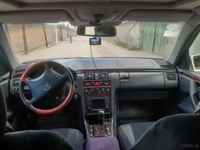 Mercedes E 270 2001, 400,000 km - 2.7 л - Siyəzən