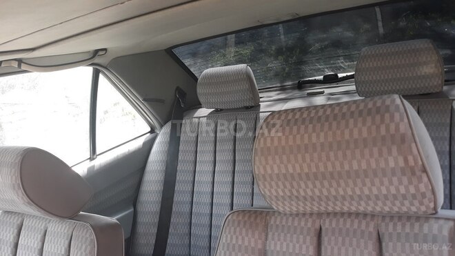 Mercedes 190 1991, 200,000 km - 2.0 l - Quba
