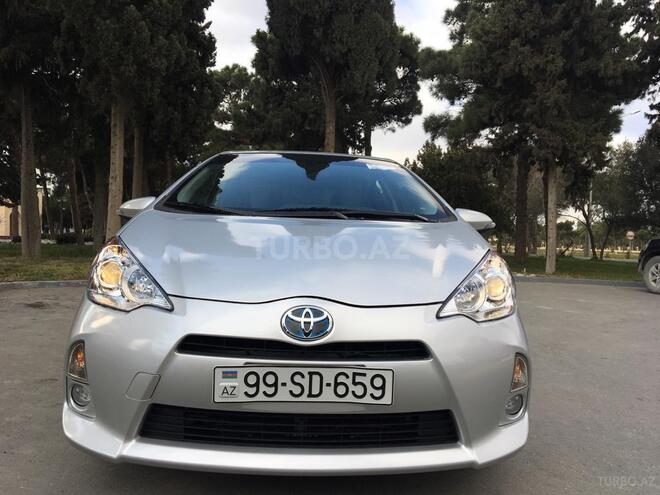 Toyota Prius C 2012, 129,600 km - 1.5 л - Bakı