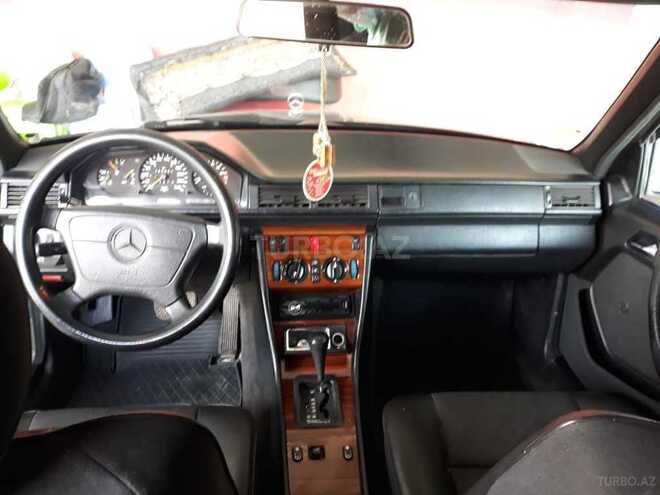 Mercedes E 220 1994, 318,000 km - 2.2 l - Gəncə