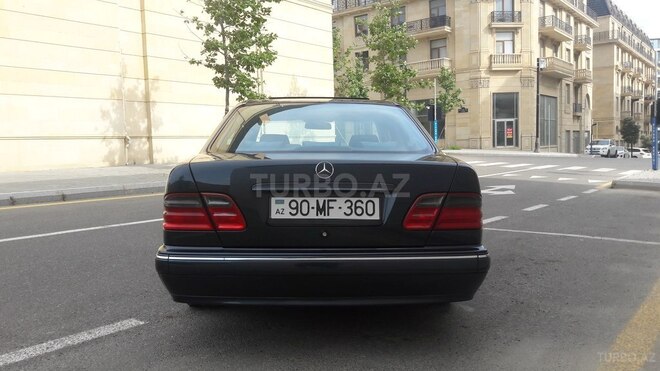 Mercedes E 240 2000, 246,582 km - 2.6 л - Bakı