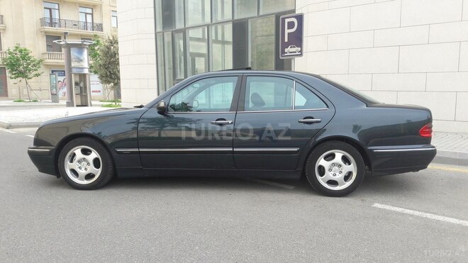 Mercedes E 240 2000, 246,582 km - 2.6 л - Bakı