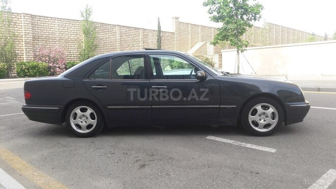 Mercedes E 240 2000, 246,582 km - 2.6 л - Bakı