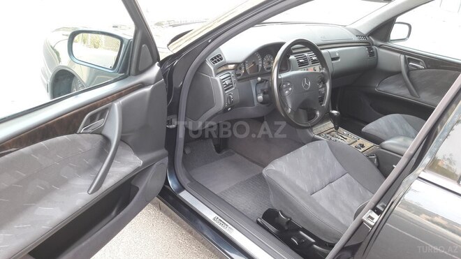 Mercedes E 240 2000, 246,582 km - 2.6 л - Bakı