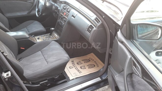 Mercedes E 240 2000, 246,582 km - 2.6 л - Bakı