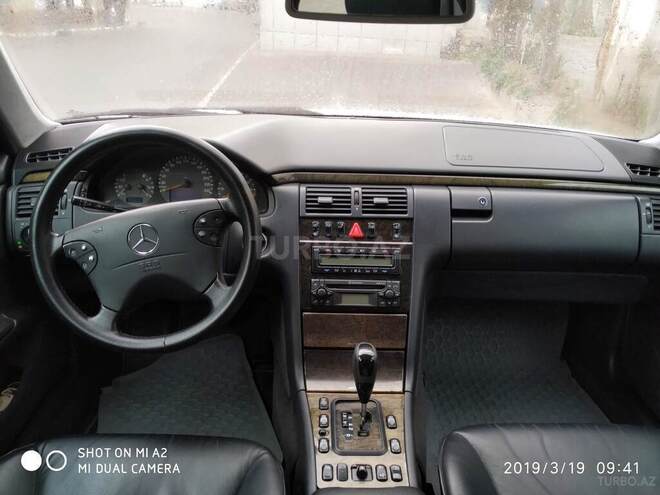 Mercedes E 240 2000, 315,000 km - 2.6 л - Bakı