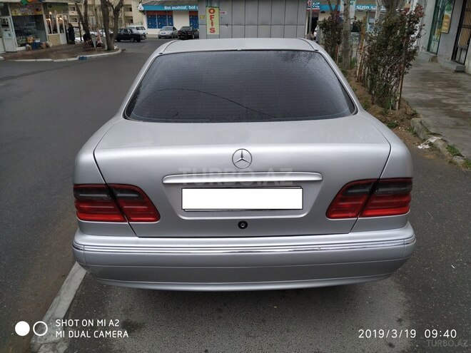 Mercedes E 240 2000, 315,000 km - 2.6 л - Bakı