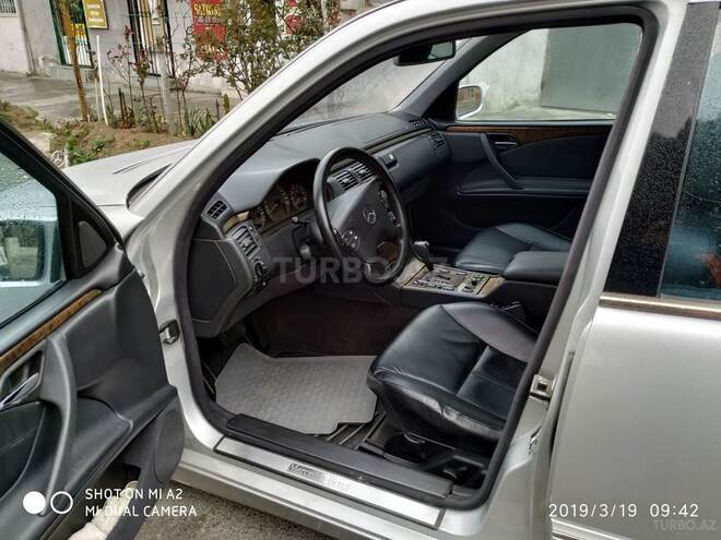 Mercedes E 240 2000, 315,000 km - 2.6 л - Bakı