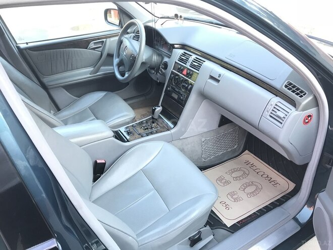 Mercedes E 240 2000, 250,000 km - 2.4 l - Sumqayıt