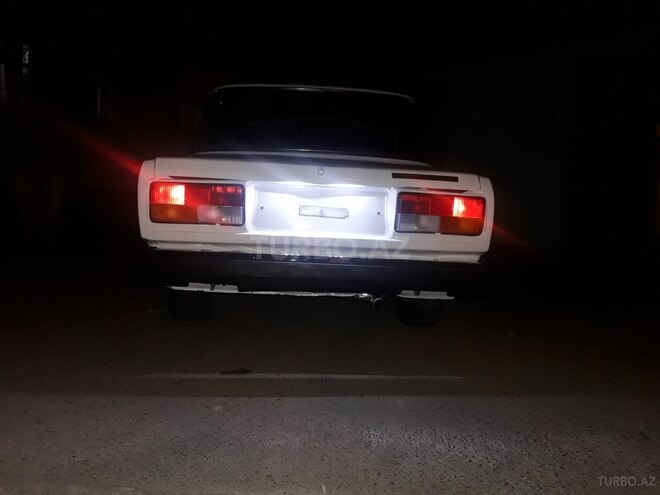 LADA (VAZ) 2107 1983, 656,000 km - 1.6 л - Bakı