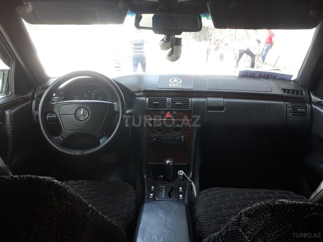 Mercedes E 230 1996, 230,000 km - 2.3 l - Sumqayıt
