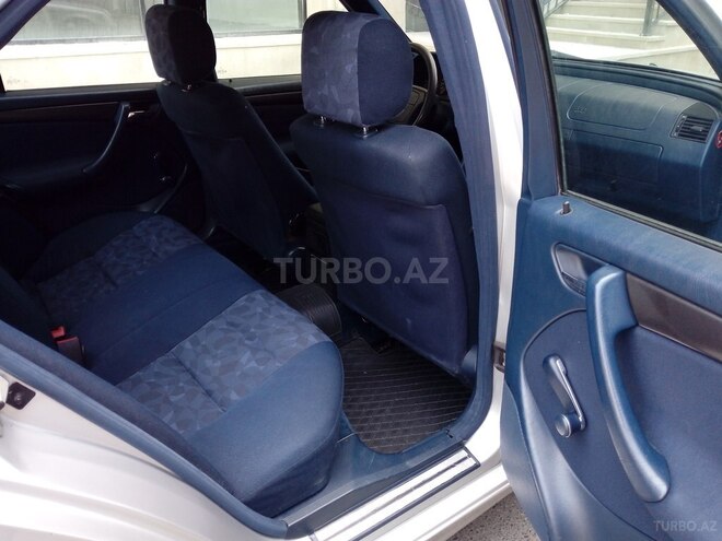 Mercedes C 200 1999, 268,000 km - 2.0 л - Sumqayıt