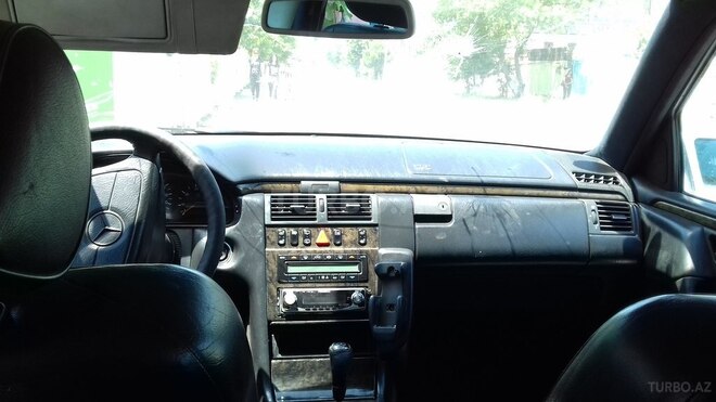 Mercedes E 220 1998, 887,539 km - 2.2 l - Lənkəran