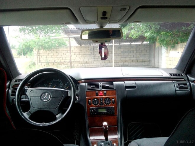 Mercedes E 200 1995, 370,340 km - 2.0 l - İmişli