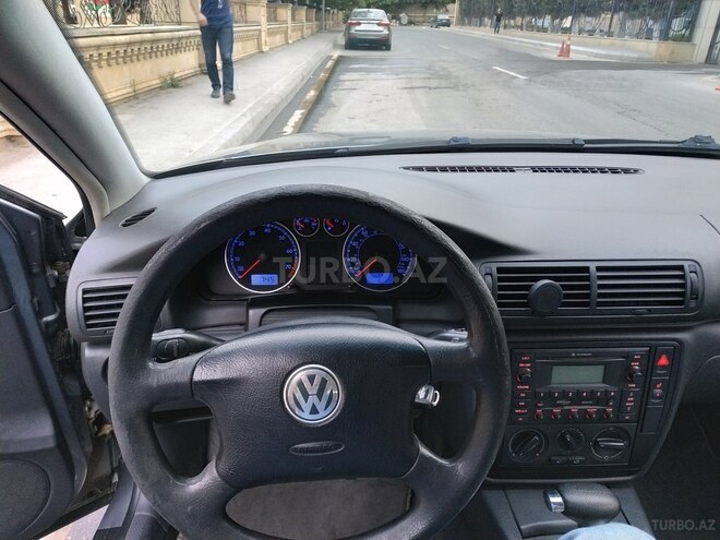 Volkswagen Passat 2004, 290,000 km - 1.8 l - Bakı