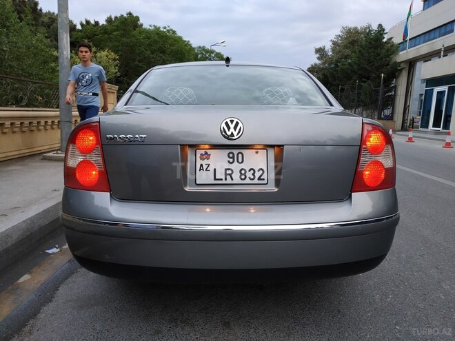 Volkswagen Passat 2004, 290,000 km - 1.8 l - Bakı