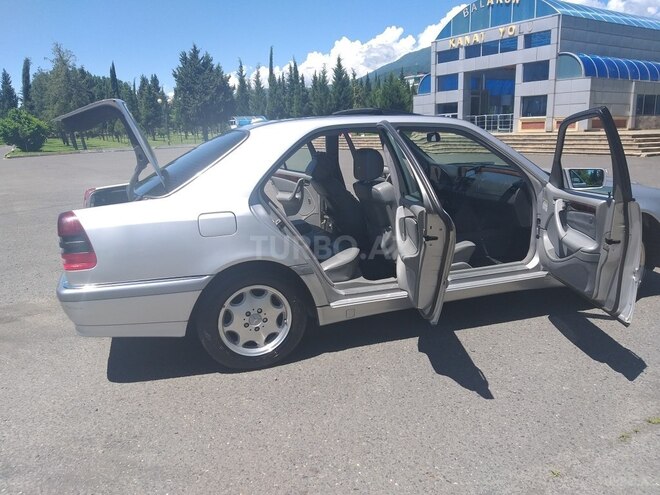 Mercedes C 230 2000, 140,000 km - 2.3 л - Balakən