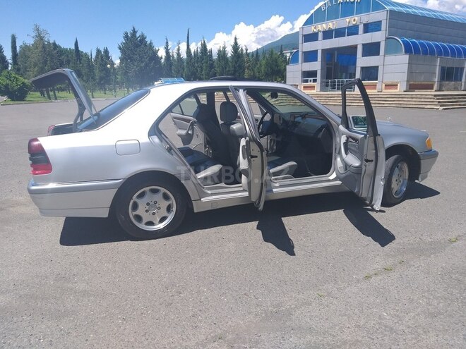 Mercedes C 230 2000, 140,000 km - 2.3 л - Balakən