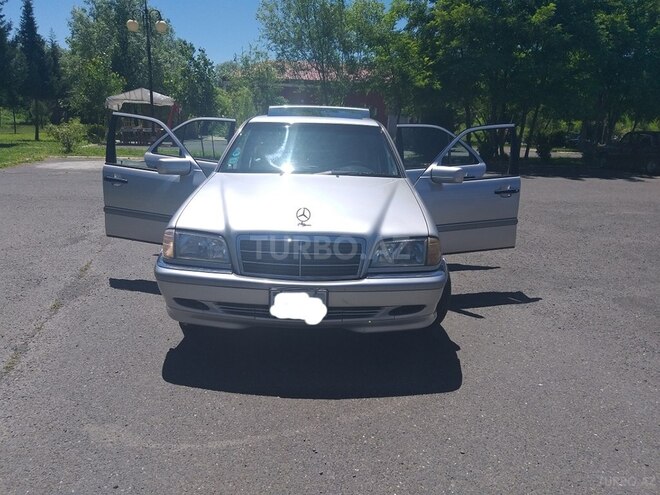 Mercedes C 230 2000, 140,000 km - 2.3 л - Balakən
