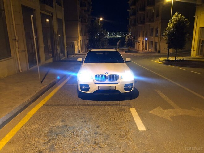 BMW X6 2008, 87,000 km - 4.4 л - Bakı