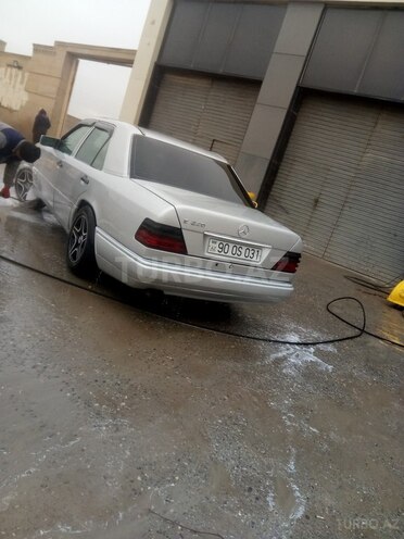 Mercedes E 220 1994, 623,000 km - 2.2 l - Bakı