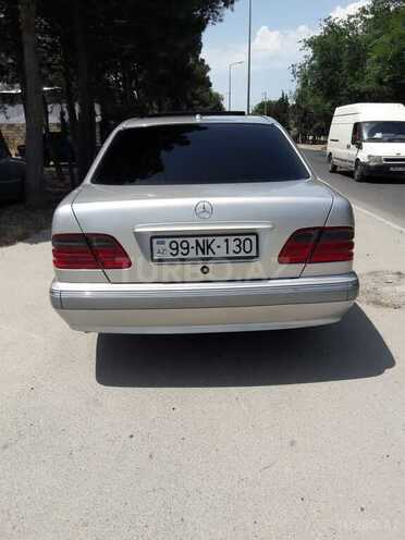 Mercedes E 240 2000, 235,480 km - 2.4 l - Bakı