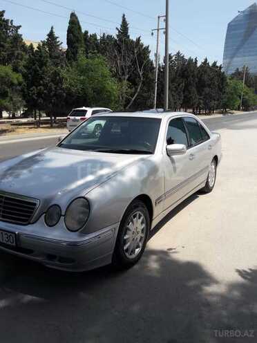 Mercedes E 240 2000, 235,480 km - 2.4 l - Bakı