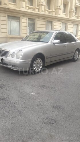 Mercedes E 240 2000, 235,480 km - 2.4 l - Bakı