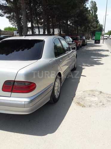 Mercedes E 240 2000, 235,480 km - 2.4 l - Bakı